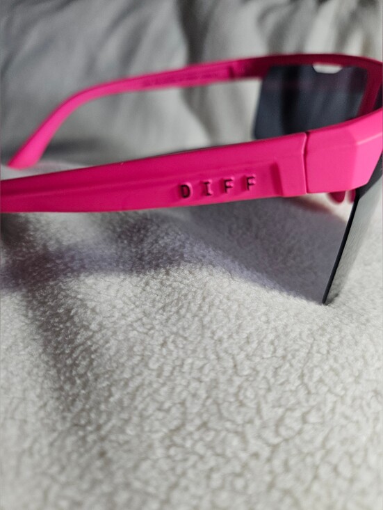 Diff Eyewear Luka Neon Pink Sunglasses